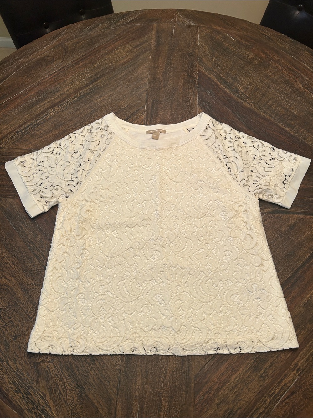 Banana Republic Cream Lace Short-Sleeve Top - Elegant Everyday